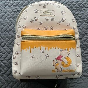 Winnie the Pooh bee loungefly